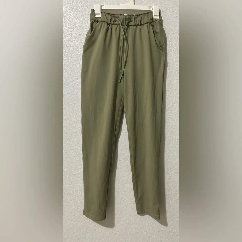 Lululemon Olive Green Lightweight High-Rise Joggers Size 4 - Picture 1 of 7